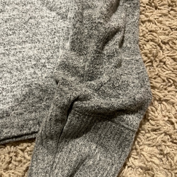 Abercrombie & Fitch gray mock neck sweater - Picture 3 of 4